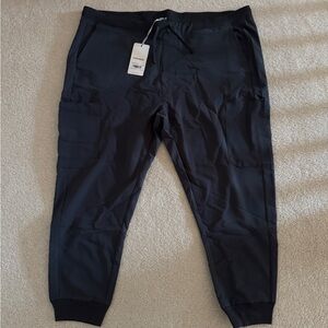 men’s dark grey jogger pants scrubs